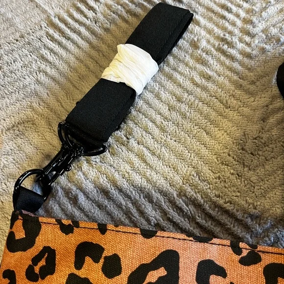 PINK Victoria's Secret Leopard Print Tote Bag- NWT - Picture 4 of 5